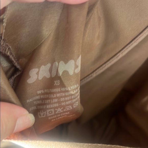 Skims Barely There Shapewear Low Back Shorts - Picture 5 of 5